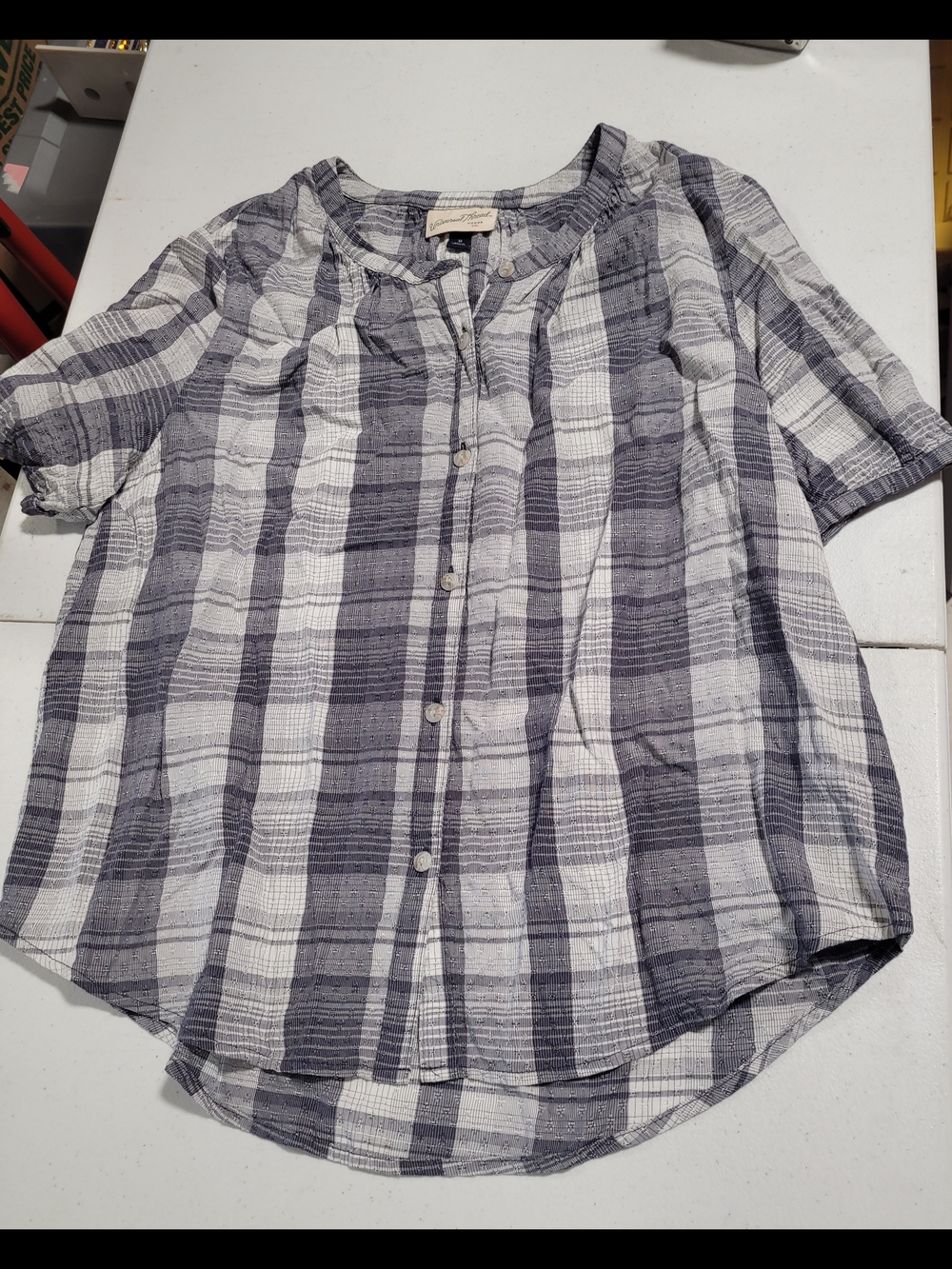 Universal Thread Navy and White Plaid Button-Front Women’s Shirt - Picture 1 of 3